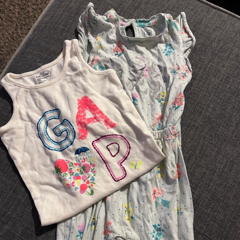 2T Baby girl Gap bundle so cute